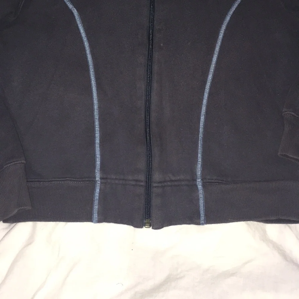 Adidas Boy’s Jacket.  Size 5.  Adidas 3 stripes on the right sleeve.